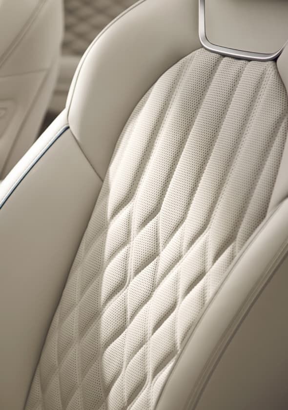 The 27-inch OLED integrated display seen inside G80.